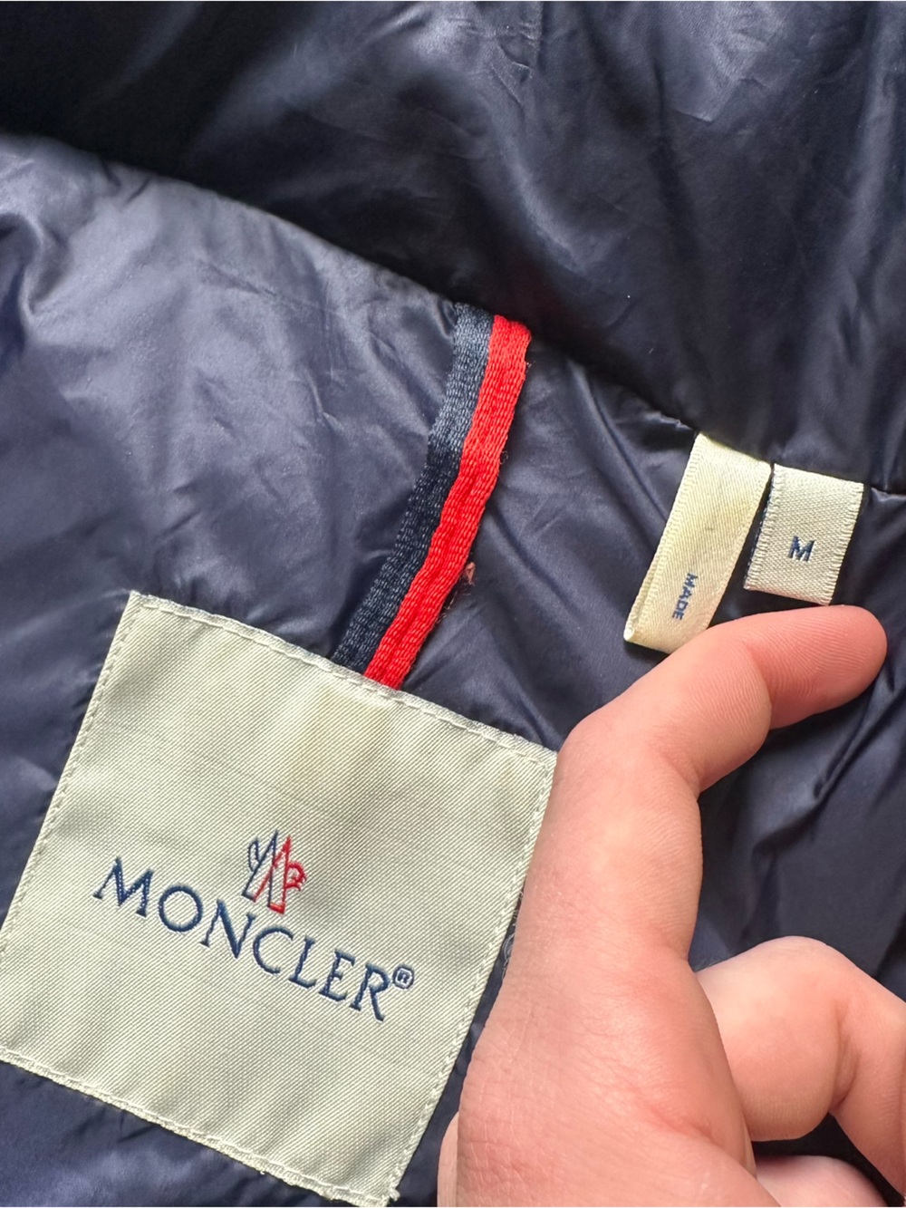 Women’s medium Moncler Navy Quilted Down Puffer Jacket - Picture 5 of 14